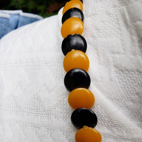 Vintage 50's Orange and Black Lucite Disc Necklace - Picture 8 of 9